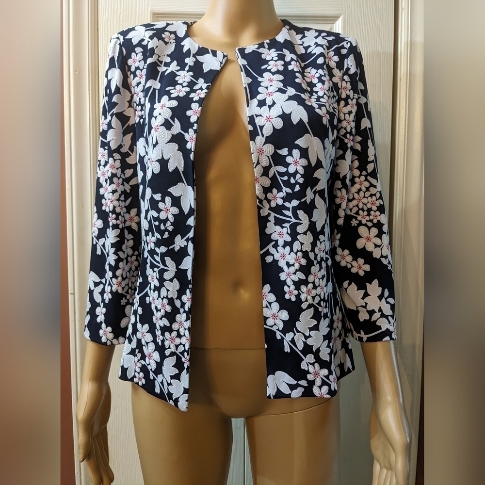 Pre-owned Jessica Howard 3/4 sleeve jacket coat white & pink floral design, TB